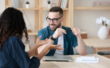 コーチングのスキルを身に付ける方法　傾聴・質問・評価で育成上手に