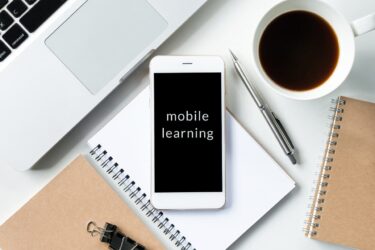 「モバイルラーニング」とは　スマホ・タブレットによる学習のメリット・デメリット