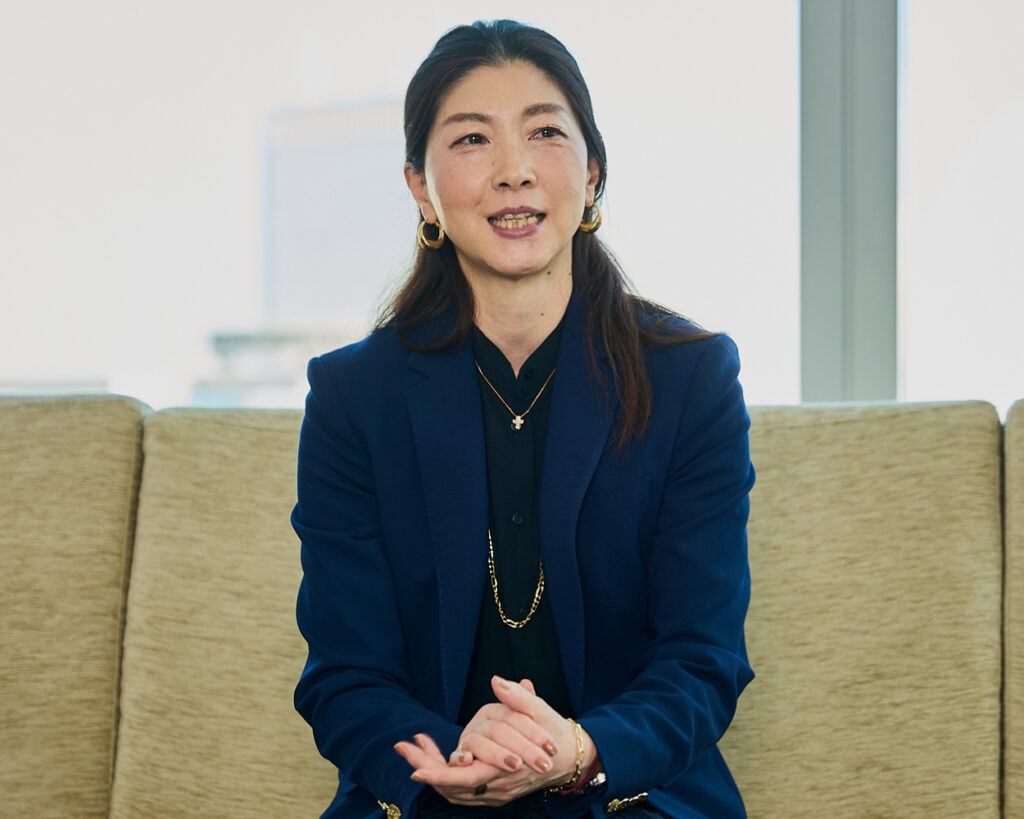 H.U.グループホールディングス株式会社　根本 純子 氏