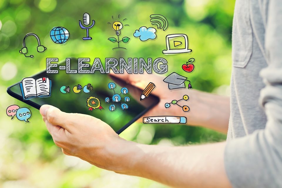 eラーニングの効果は学習やコスト減だけではない? 業績を上げた2社の事例をご紹介